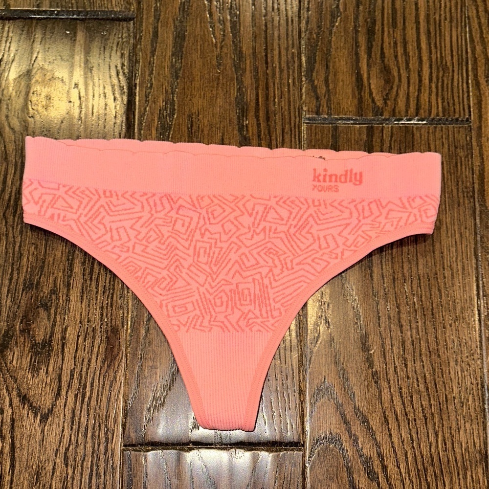 Kindly yours thong panties size medium